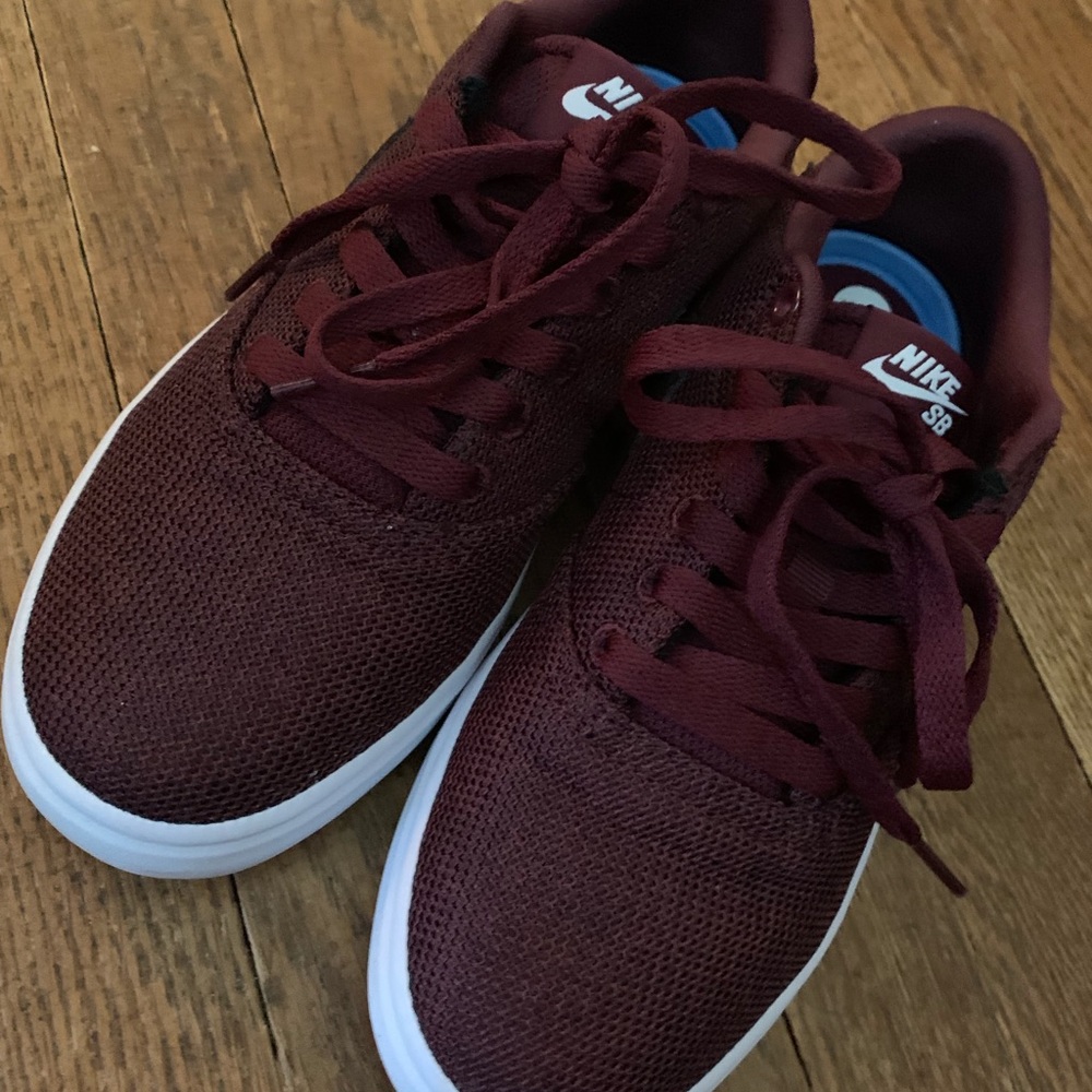Women’s Nike Maroon Speaker